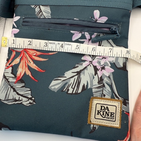 Dakine Floral Crossbody Bag - Picture 7 of 9